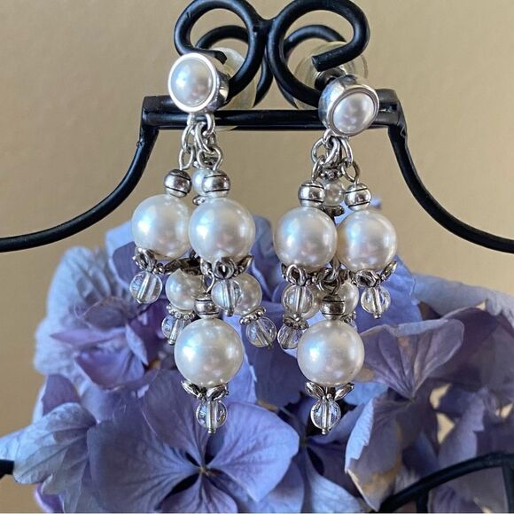 Faux Pearl Cluster Dangle Drop Earrings. EUC! - Picture 1 of 2